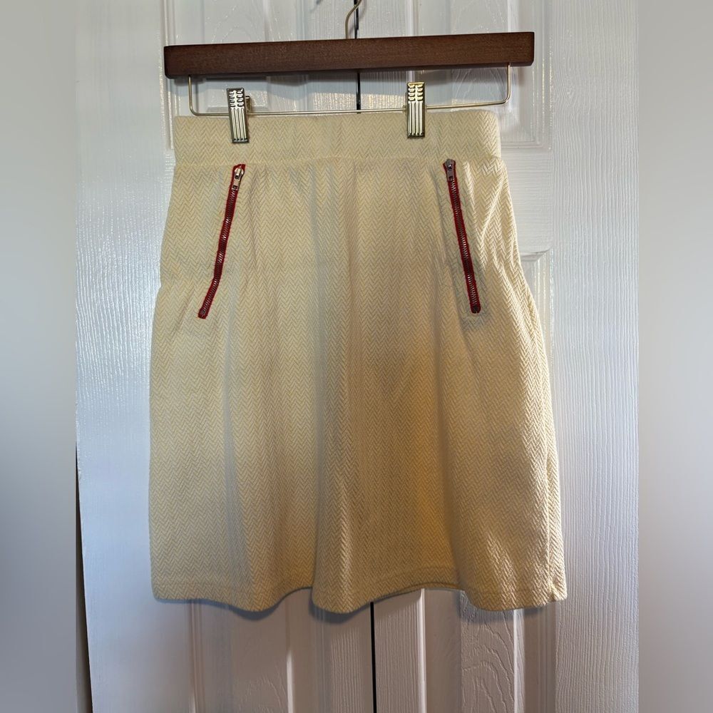 Le Lis Yellow & White A-Line Skirt with Red Zipper Accents